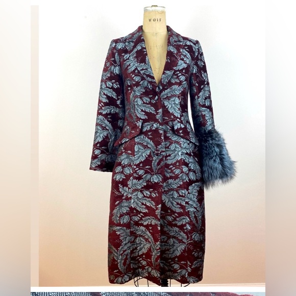 Cinq a Sept Brocade Jaquard coat with fur cuffs Size Medium - Picture 4 of 5